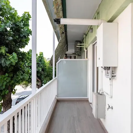 Hippocrates Bound By Binobi Innovative Management! Apartment *